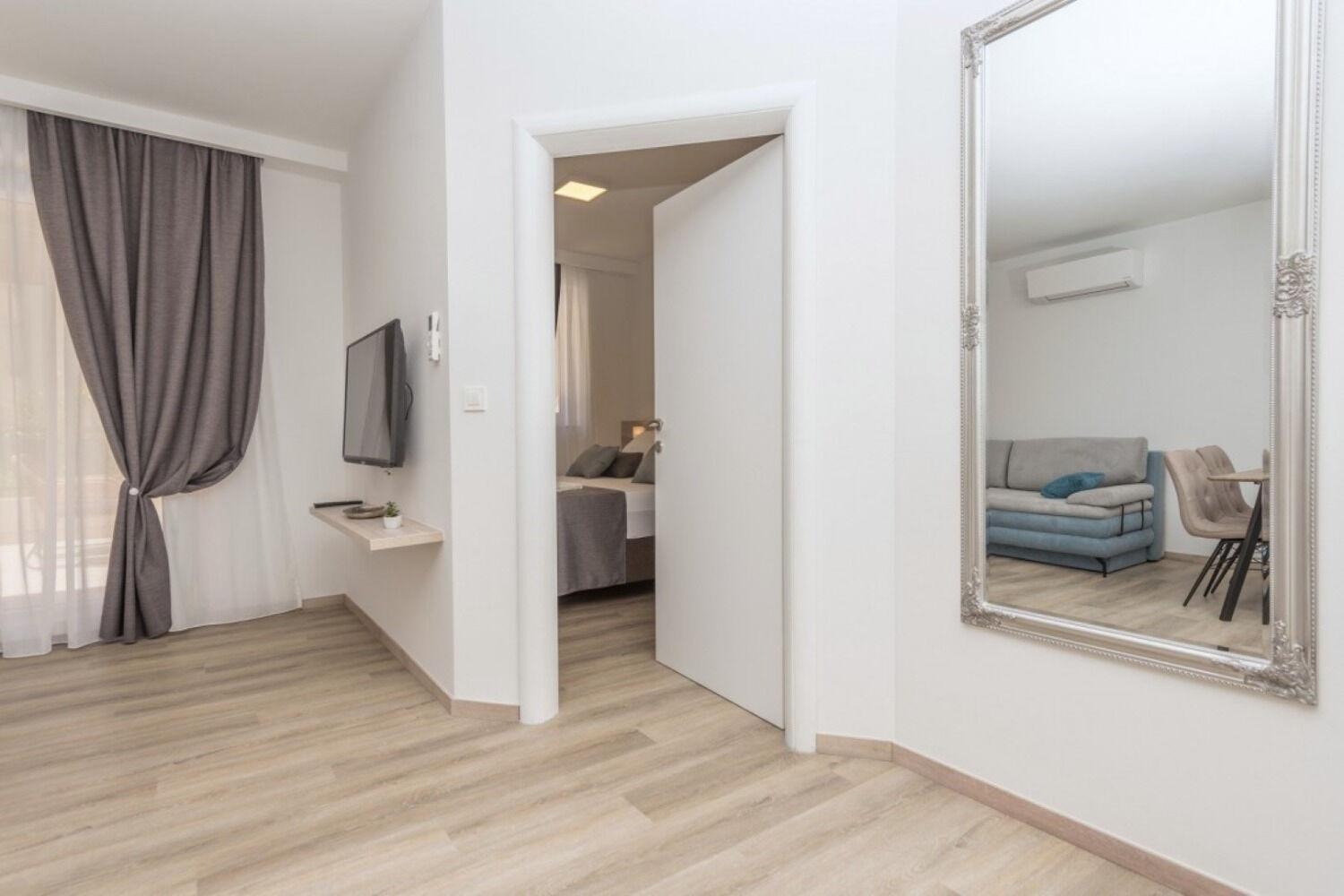 Apartments Mari - 40M From The Beach Makarska Exterior foto