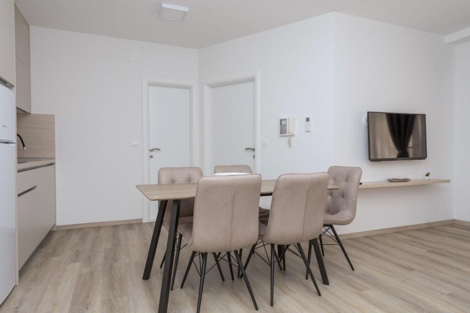 Apartments Mari - 40M From The Beach Makarska Exterior foto