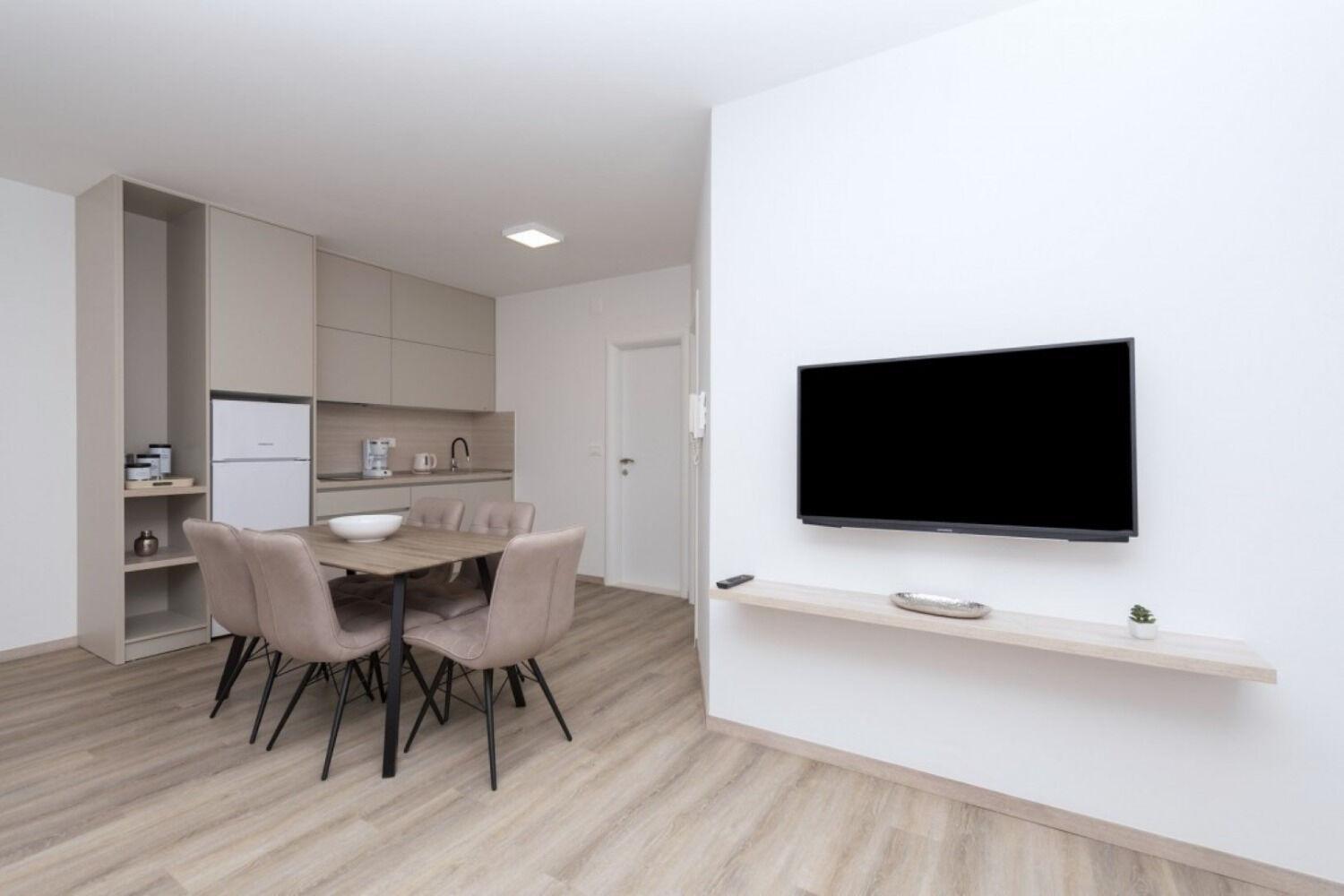 Apartments Mari - 40M From The Beach Makarska Exterior foto