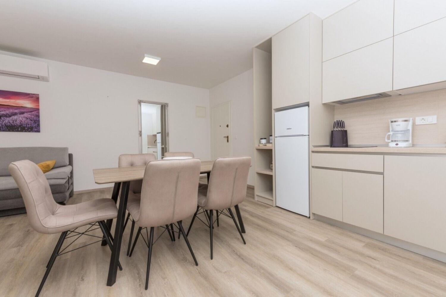 Apartments Mari - 40M From The Beach Makarska Exterior foto
