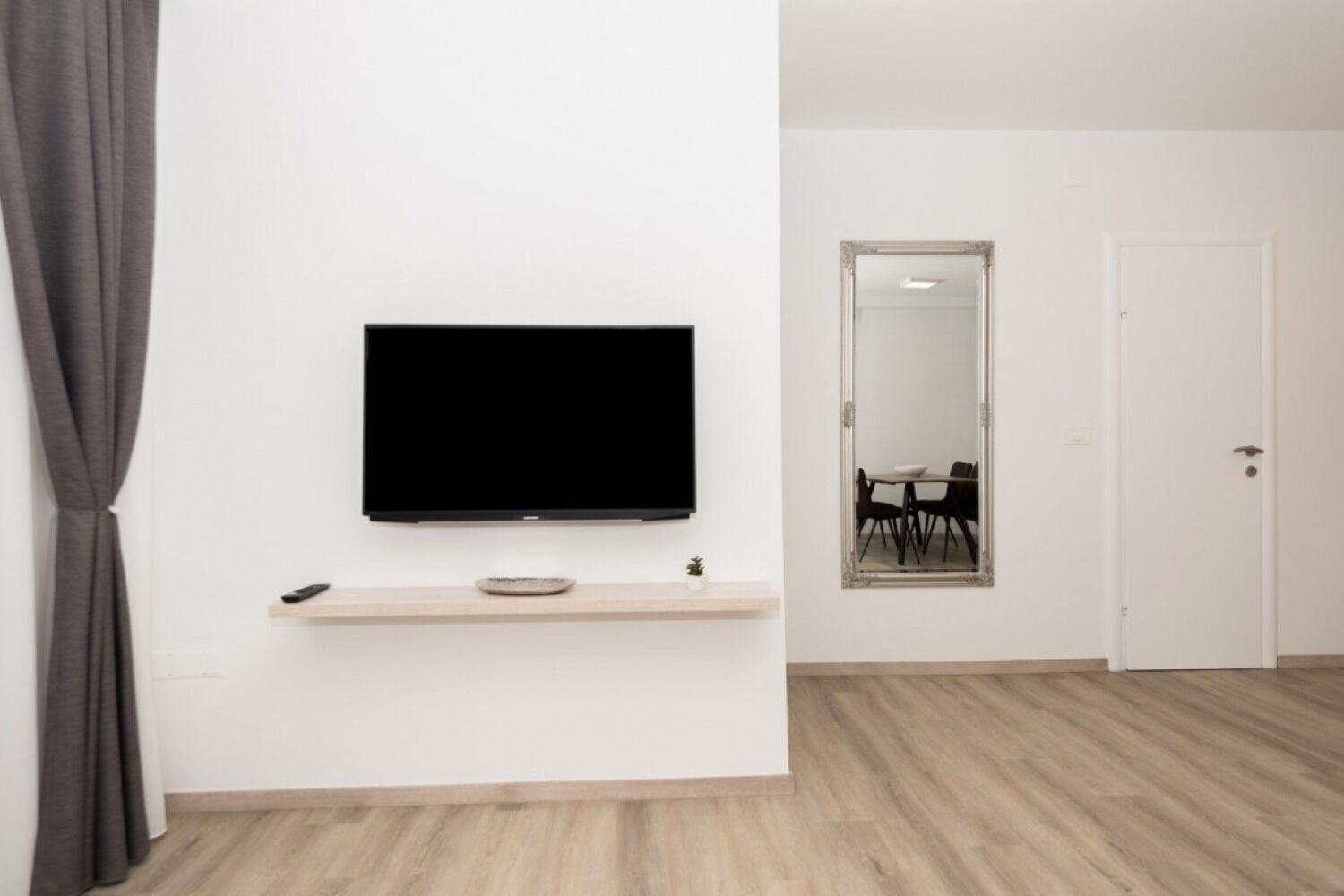 Apartments Mari - 40M From The Beach Makarska Exterior foto