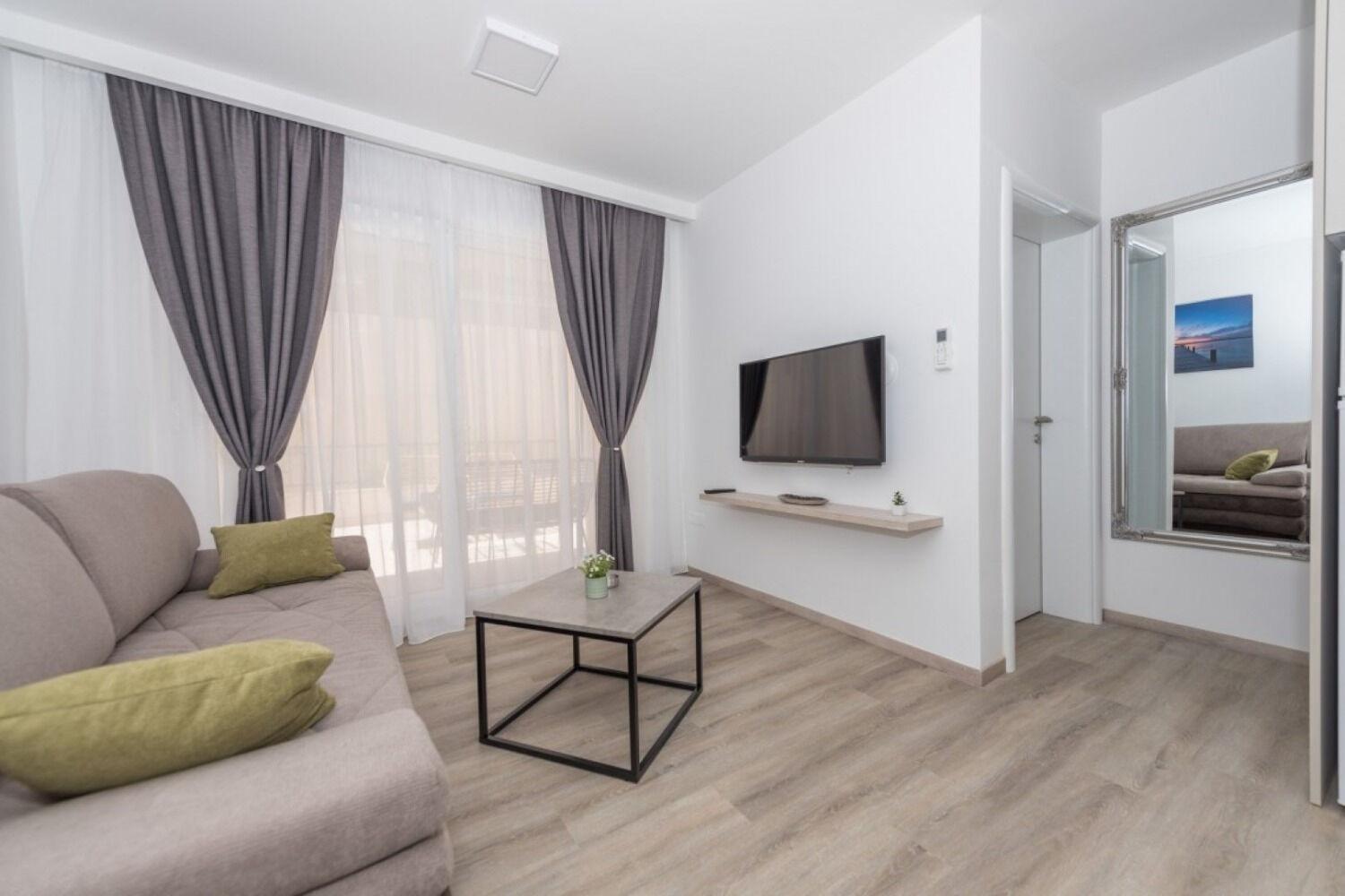 Apartments Mari - 40M From The Beach Makarska Exterior foto
